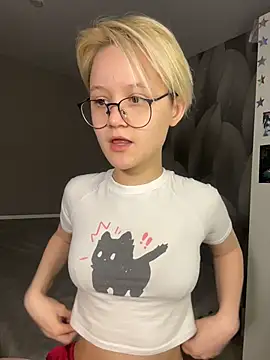 LuunaDorean online show from 02-14-26, 11:16