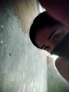 Snapshot of Mrc01 chatting on 02-09-26, 06:39 Mrc01 online show from 02-09-26, 06:39