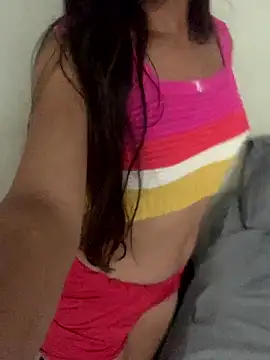 Snapshot of maahluuzz chatting on 01-18-26, 11:41 maahluuzz online show from 01-18-26, 11:41