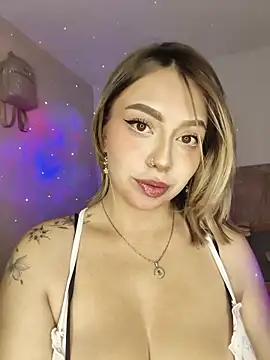 Snapshot of BellaDonna_16 chatting on 04-29-26, 11:33 BellaDonna 16 online show from 04-29-26, 11:33