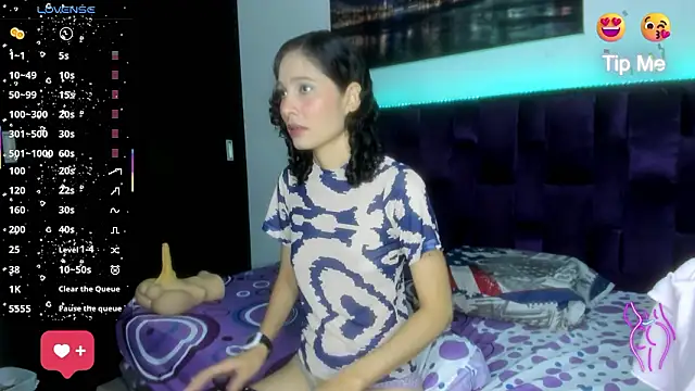 Snapshot of Ninna_Vergara chatting on 02-11-26, 01:38 Ninna Vergara online show from 02-11-26, 01:38