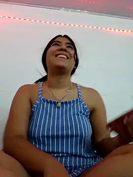 Snapshot of Ailen-cute chatting on 02-13-26, 04:40 Ailen-cute online show from 02-13-26, 04:40