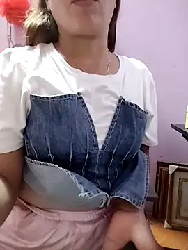 JordanXo 69 online show from 04-12-26, 04:27