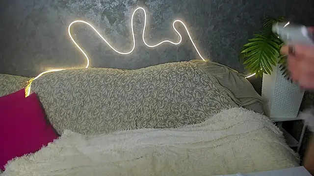 Snapshot of Dream_Olivia chatting on 04-24-26, 02:24 Dream Olivia online show from 04-24-26, 02:24