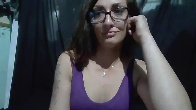 Snapshot of sabrinaroze chatting on 05-18-26, 04:23 sabrinaroze online show from 05-18-26, 04:23