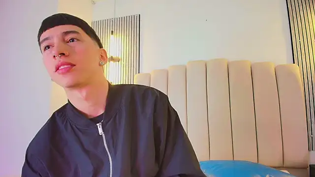 lian cameron online show from 04-10-26, 03:46