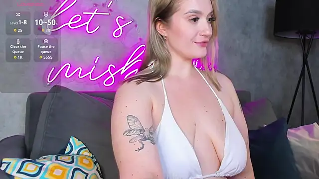 Viickie Nelsson online show from 04-25-26, 01:41