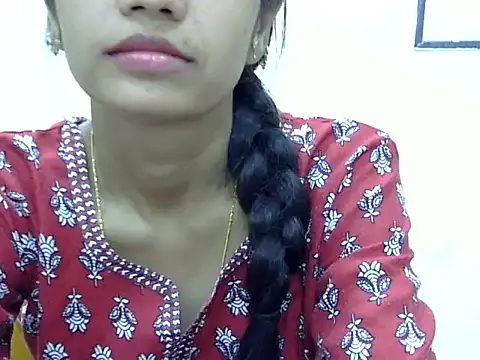 Snapshot of Kulsum_S chatting on 05-06-26, 01:04 Kulsum S online show from 05-06-26, 01:04