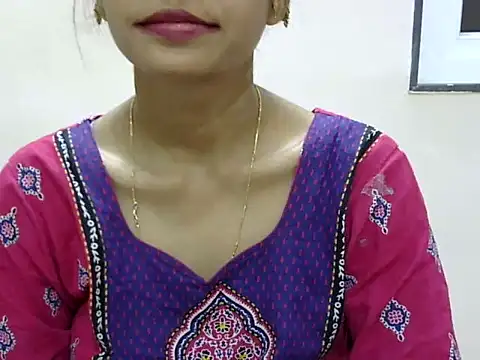 Snapshot of Kulsum_S chatting on 05-15-26, 01:09 Kulsum S online show from 05-15-26, 01:09