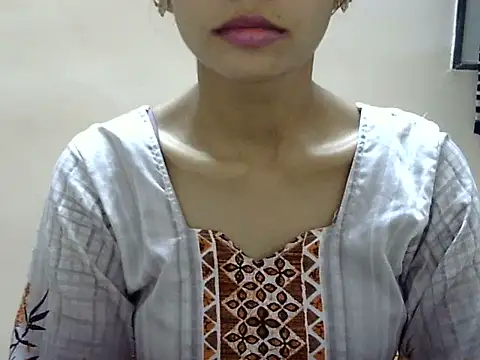 Snapshot of Kulsum_S chatting on 06-02-26, 01:44 Kulsum S online show from 06-02-26, 01:44