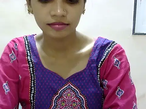Snapshot of Kulsum_S chatting on 06-18-26, 01:05 Kulsum S online show from 06-18-26, 01:05