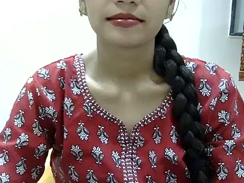 Snapshot of Kulsum_S chatting on 06-01-26, 01:11 Kulsum S online show from 06-01-26, 01:11