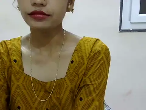 Snapshot of Kulsum_S chatting on 05-19-26, 01:40 Kulsum S online show from 05-19-26, 01:40