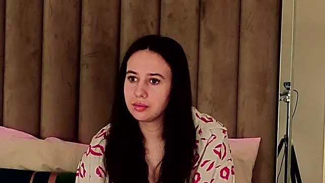 MavisReeve online show from 04-14-26, 03:33