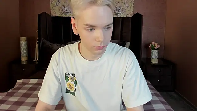 Snapshot of Je_Salvatore chatting on 02-28-26, 07:08 Je Salvatore online show from 02-28-26, 07:08