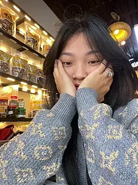 Lyn-be99 online show from 04-18-26, 05:54