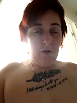 Snapshot of Tiara_XOX chatting on 04-29-26, 05:30 Tiara XOX online show from 04-29-26, 05:30