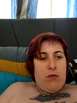 Snapshot of Tiara_XOX chatting on 06-10-26, 09:21 Tiara XOX online show from 06-10-26, 09:21