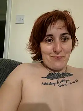 Snapshot of Tiara_XOX chatting on 06-16-26, 03:50 Tiara XOX online show from 06-16-26, 03:50