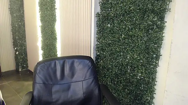 liliana pink online show from 04-08-26, 07:21