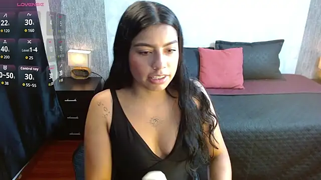 Laia white online show from 03-20-26, 11:44