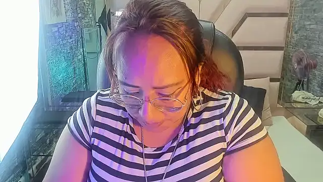 Snapshot of Shara_Oz chatting on 03-02-26, 08:21 Shara Oz online show from 03-02-26, 08:21