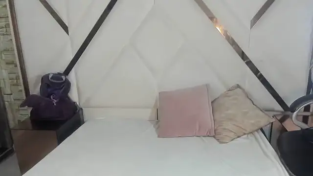 Snapshot of Shara_Oz chatting on 02-16-26, 02:54 Shara Oz online show from 02-16-26, 02:54