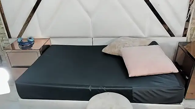 Snapshot of Shara_Oz chatting on 02-24-26, 02:34 Shara Oz online show from 02-24-26, 02:34