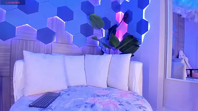 KatyaKozlov online show from 04-14-26, 07:52