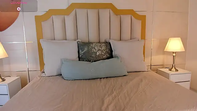 Crystal Rose   online show from 03-20-26, 11:11