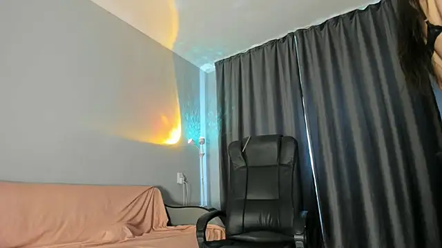 emy lovee online show from 04-13-26, 04:27