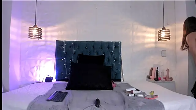 Snapshot of samantha_foxyy chatting on 06-08-26, 11:11 samantha foxyy online show from 06-08-26, 11:11