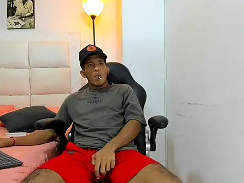 Snapshot of ricky_spensar23cm_ chatting on 02-23-26, 02:13 ricky spensar23cm online show from 02-23-26, 02:13