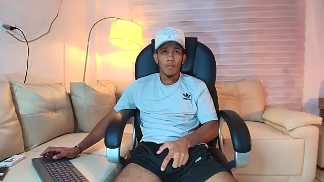 ricky spensar23cm  online show from 04-14-26, 12:26