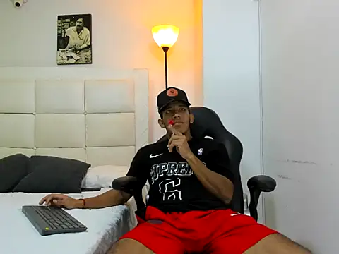 Snapshot of ricky_spensar23cm_ chatting on 02-21-26, 02:13 ricky spensar23cm online show from 02-21-26, 02:13