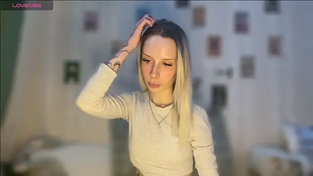 Snapshot of DellaCampbell chatting on 02-11-26, 10:04 DellaCampbell online show from 02-11-26, 10:04