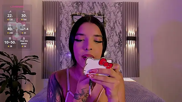 ChloeeMasonn online show from 05-20-26, 11:07