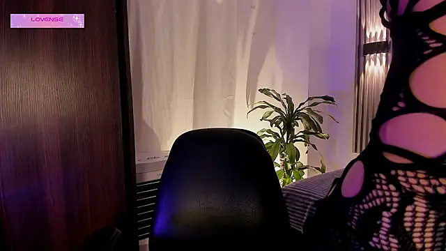 ChloeeMasonn online show from 05-27-26, 11:06