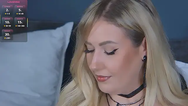 Snapshot of OndinaNoire chatting on 02-10-26, 09:47 OndinaNoire online show from 02-10-26, 09:47