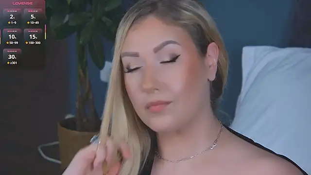 Snapshot of OndinaNoire chatting on 02-26-26, 08:09 OndinaNoire online show from 02-26-26, 08:09