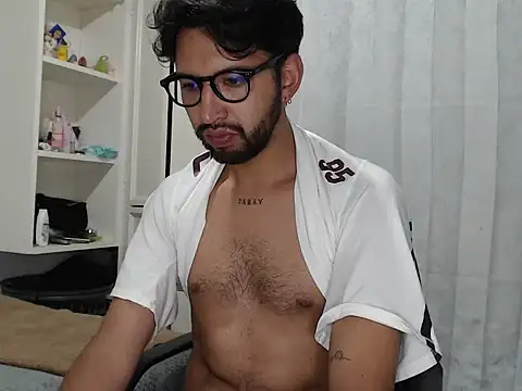 thomass1018 online show from 04-14-26, 02:38