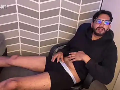 thomass1018 online show from 02-11-26, 03:56