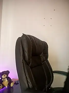 Snapshot of _aish_a chatting on 02-12-26, 10:20 aish a online show from 02-12-26, 10:20