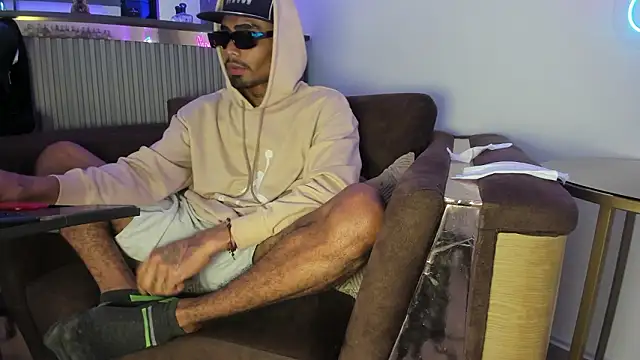 Snapshot of Rpoolrboy chatting on 02-26-26, 08:25 Rpoolrboy online show from 02-26-26, 08:25