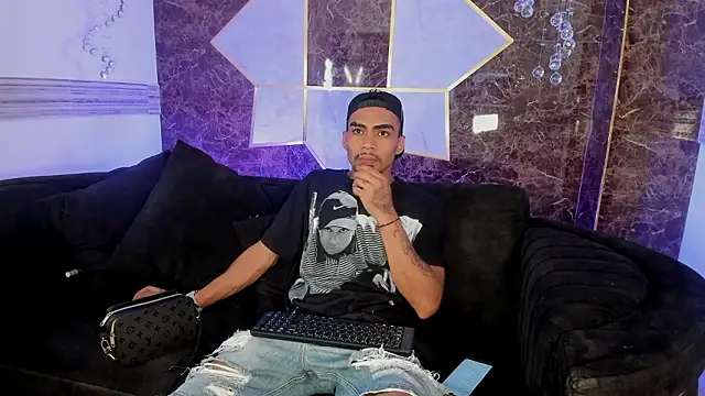 Snapshot of Rpoolrboy chatting on 02-17-26, 07:55 Rpoolrboy online show from 02-17-26, 07:55