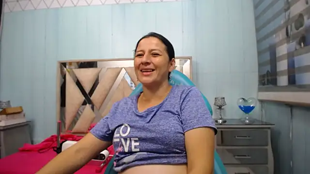 Snapshot of allison_max_tattoo chatting on 02-08-26, 02:09 allison max tattoo online show from 02-08-26, 02:09