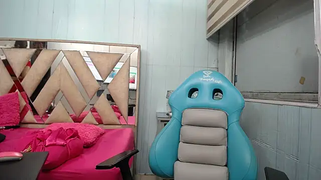 Snapshot of allison_max_tattoo chatting on 02-22-26, 01:08 allison max tattoo online show from 02-22-26, 01:08