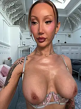 Snapshot of Allana29 chatting on 07-15-26, 07:32 Allana29 online show from 07-15-26, 07:32
