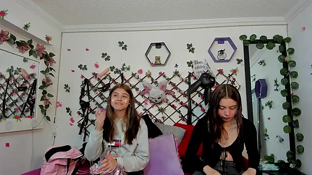 Snapshot of playful-girls chatting on 02-03-26, 12:32 playful-girls online show from 02-03-26, 12:32