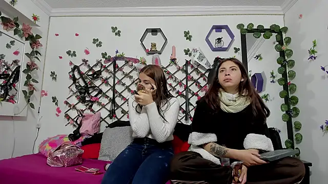 Snapshot of playful-girls chatting on 02-05-26, 12:34 playful-girls online show from 02-05-26, 12:34